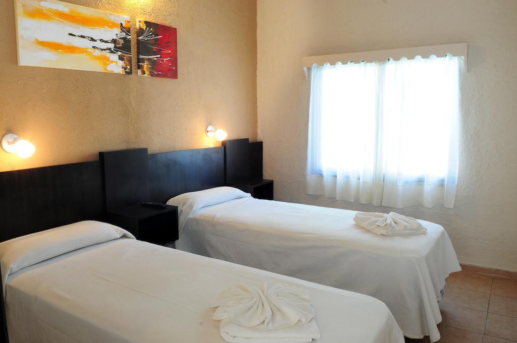 Hotel El Faro Villa Carlos Paz Room photo